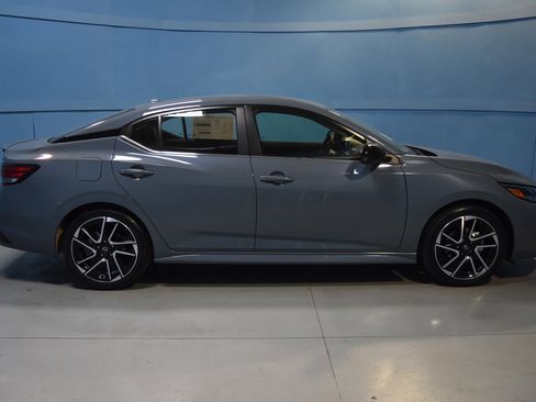 New 2025 Nissan Sentra SR w/ SR Premium Package image 18