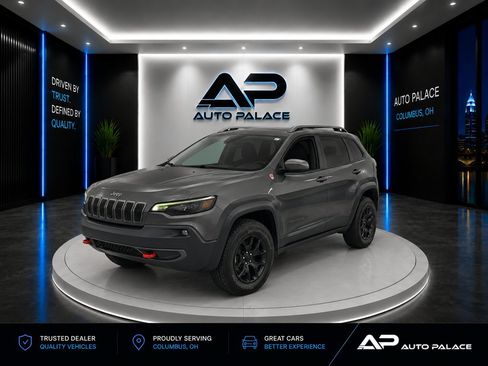 Used 2021 Jeep Cherokee Trailhawk w/ Trailer Tow Group AWD/4WD image 1