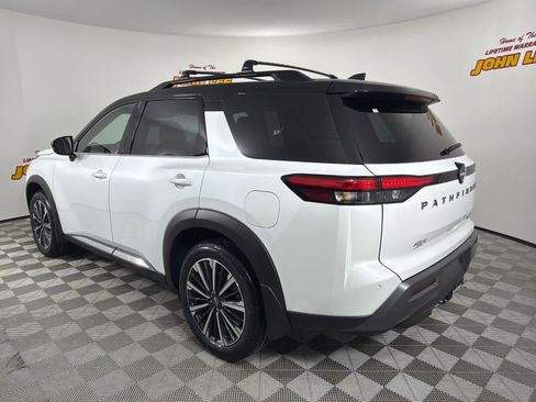 New 2026 Nissan Pathfinder Platinum image 3