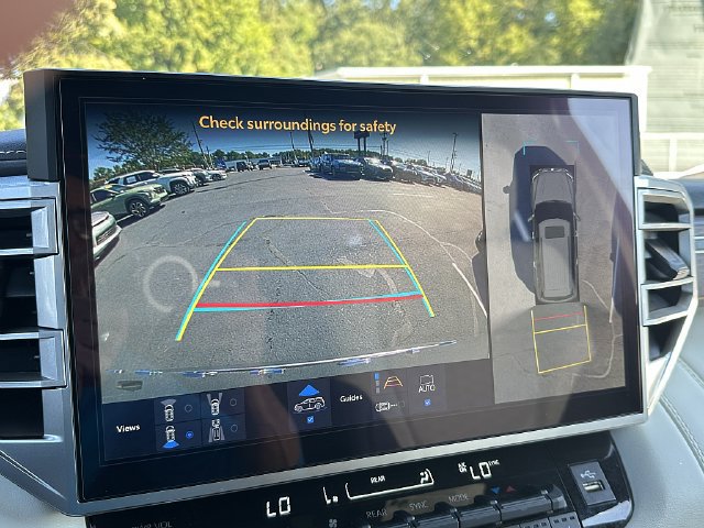 Used 2025 Toyota Sequoia Capstone AWD/4WD image 34
