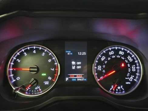 Certified 2021 Toyota RAV4 LE image 23