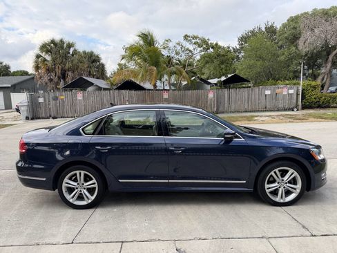 Used 2013 Volkswagen Passat 3.6 SEL Premium image 8
