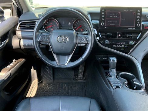 Used 2022 Toyota Camry XSE image 5