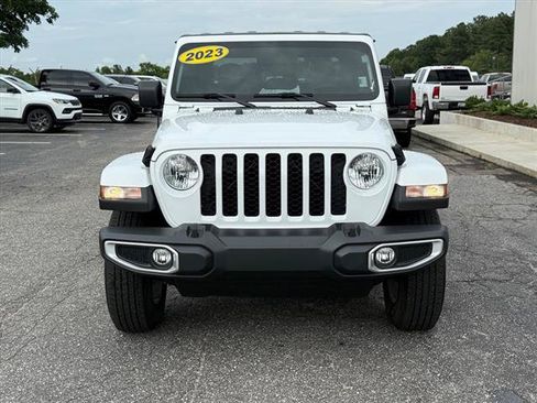 Certified 2023 Jeep Gladiator Sport AWD/4WD image 8