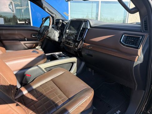 Used 2020 Nissan Titan Platinum Reserve w/ Moonroof Package AWD/4WD image 27