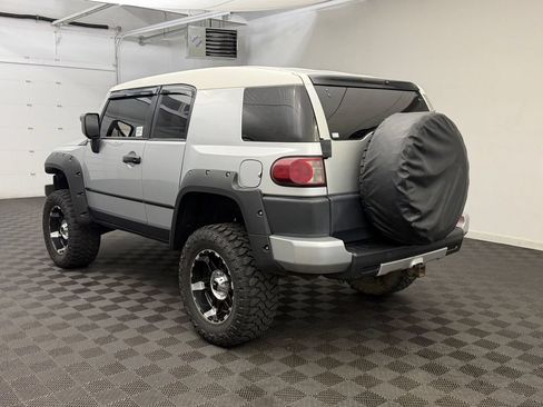 Used 2007 Toyota FJ Cruiser 4WD image 3