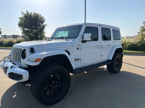 Used 2020 Jeep Wrangler Unlimited Sahara AWD/4WD image 6
