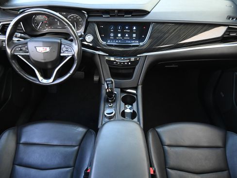 Used 2020 Cadillac XT6 Premium Luxury image 12