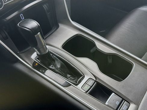 Used 2018 Honda Accord Sport image 18