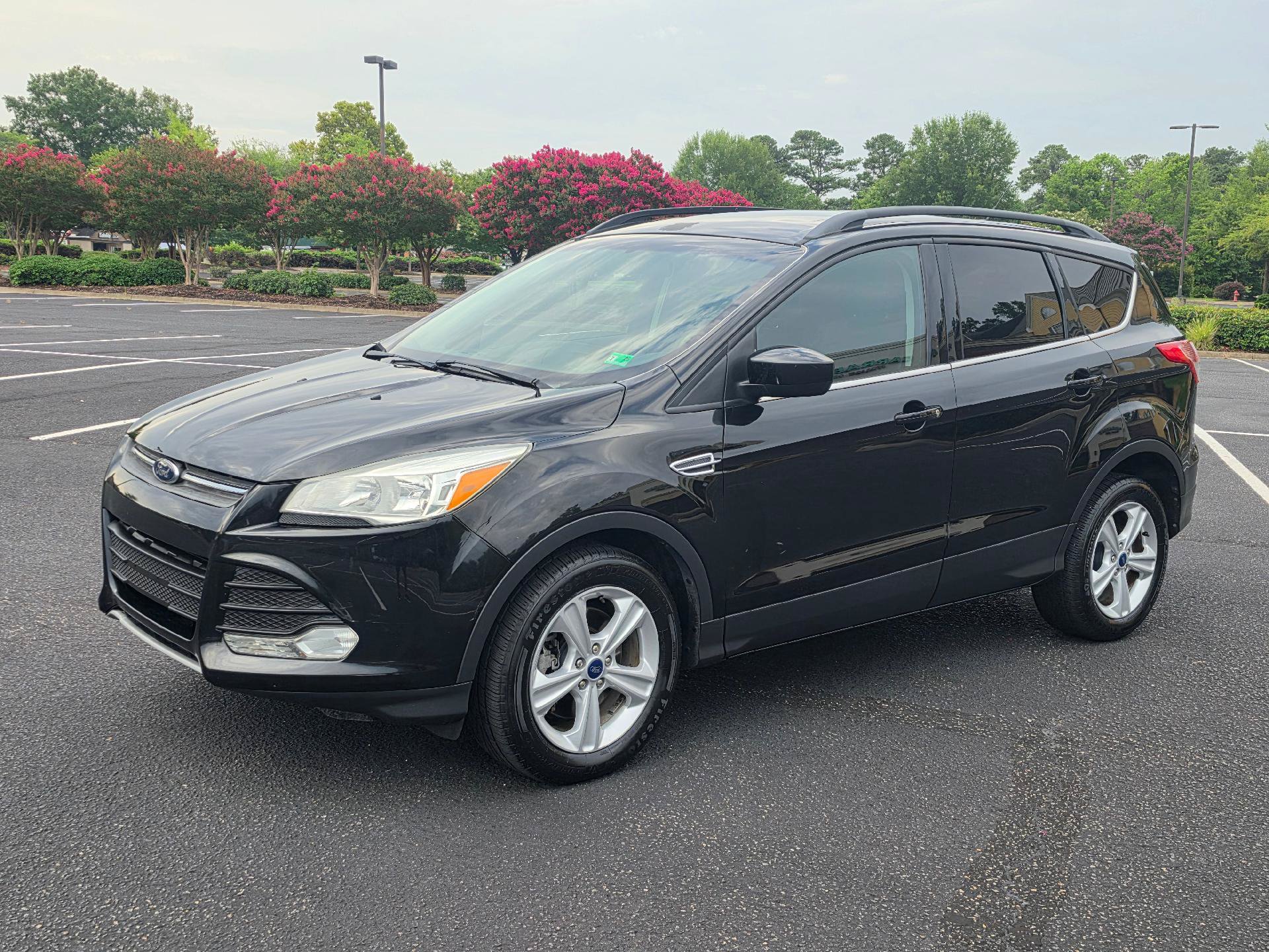 Used 2010 Ford Escape XLT FWD image 1