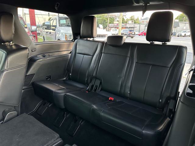 Used 2019 Ford Expedition XLT w/ Equipment Group 202A AWD/4WD image 14