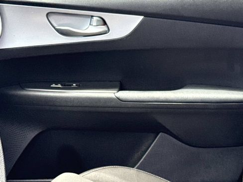 Used 2024 Kia Forte LXS FWD image 19