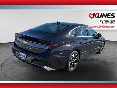 Used 2025 Hyundai Sonata SEL FWD image 10