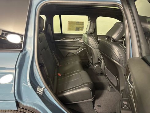Used 2026 Jeep Grand Cherokee Limited AWD/4WD image 35