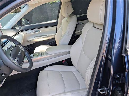 Used 2023 Genesis GV70 2.5T w/ Select Package AWD/4WD image 24