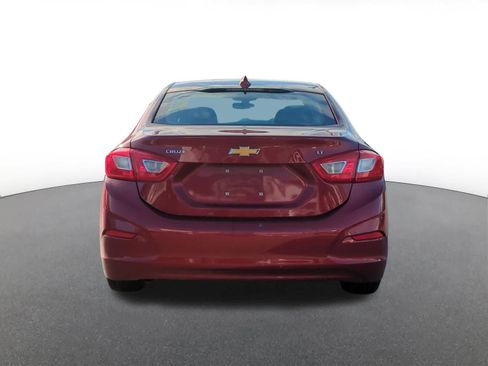 Used 2017 Chevrolet Cruze LT w/ Sun And Sound Package FWD image 5