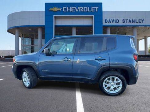 Used 2023 Jeep Renegade Latitude AWD/4WD image 5