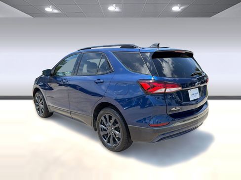 Certified 2022 Chevrolet Equinox RS w/ Infotainment Package FWD image 3