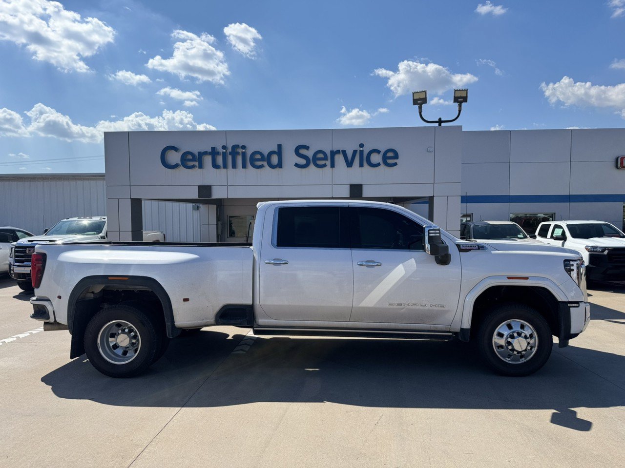 Certified 2024 GMC Sierra 3500 Denali w/ Denali Reserve Package AWD/4WD image 2