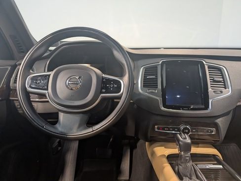 Used 2019 Volvo XC90 T6 Momentum w/ Protection Package Premier image 16