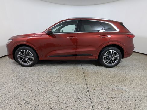 Certified 2025 Audi Q5 Prestige AWD/4WD image 4