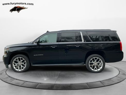 Used 2018 Chevrolet Suburban LT image 6