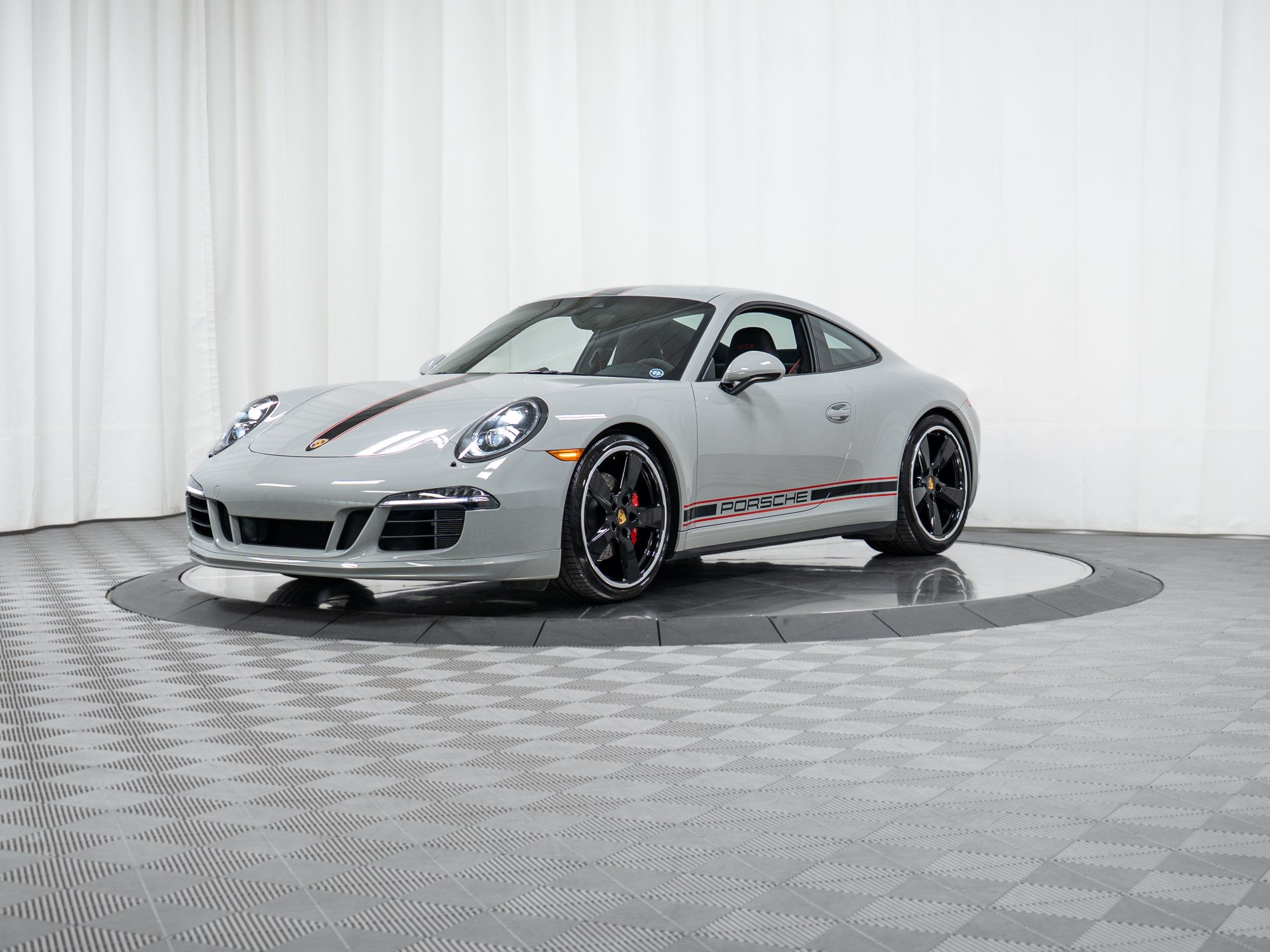 Certified 2016 Porsche 911 Carrera GTS RWD image 46