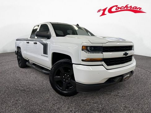 Used 2018 Chevrolet Silverado 1500 Custom w/ Custom Value Package image 1