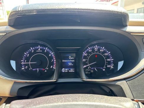 Used 2016 Toyota Avalon Limited FWD image 32