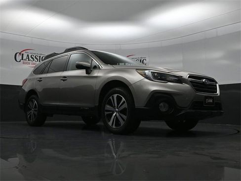 Used 2018 Subaru Outback 2.5i Limited image 26