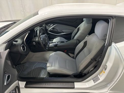 Used 2023 Chevrolet Camaro LT w/ Technology Package image 7