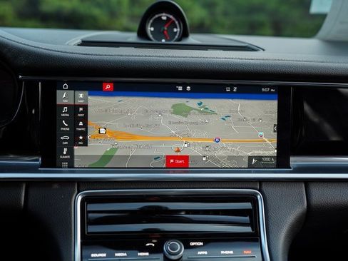 Used 2018 Porsche Panamera 4 image 31