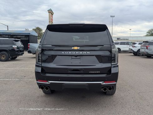 Certified 2025 Chevrolet Suburban Premier image 4