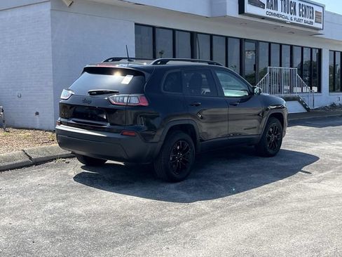 Used 2023 Jeep Cherokee Altitude Lux AWD/4WD image 3