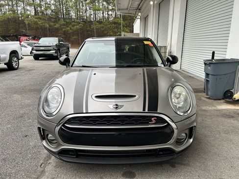 Used 2017 MINI Cooper Clubman S image 2