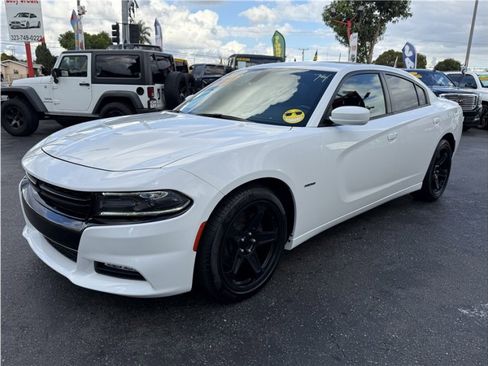 Used 2018 Dodge Charger R/T image 10