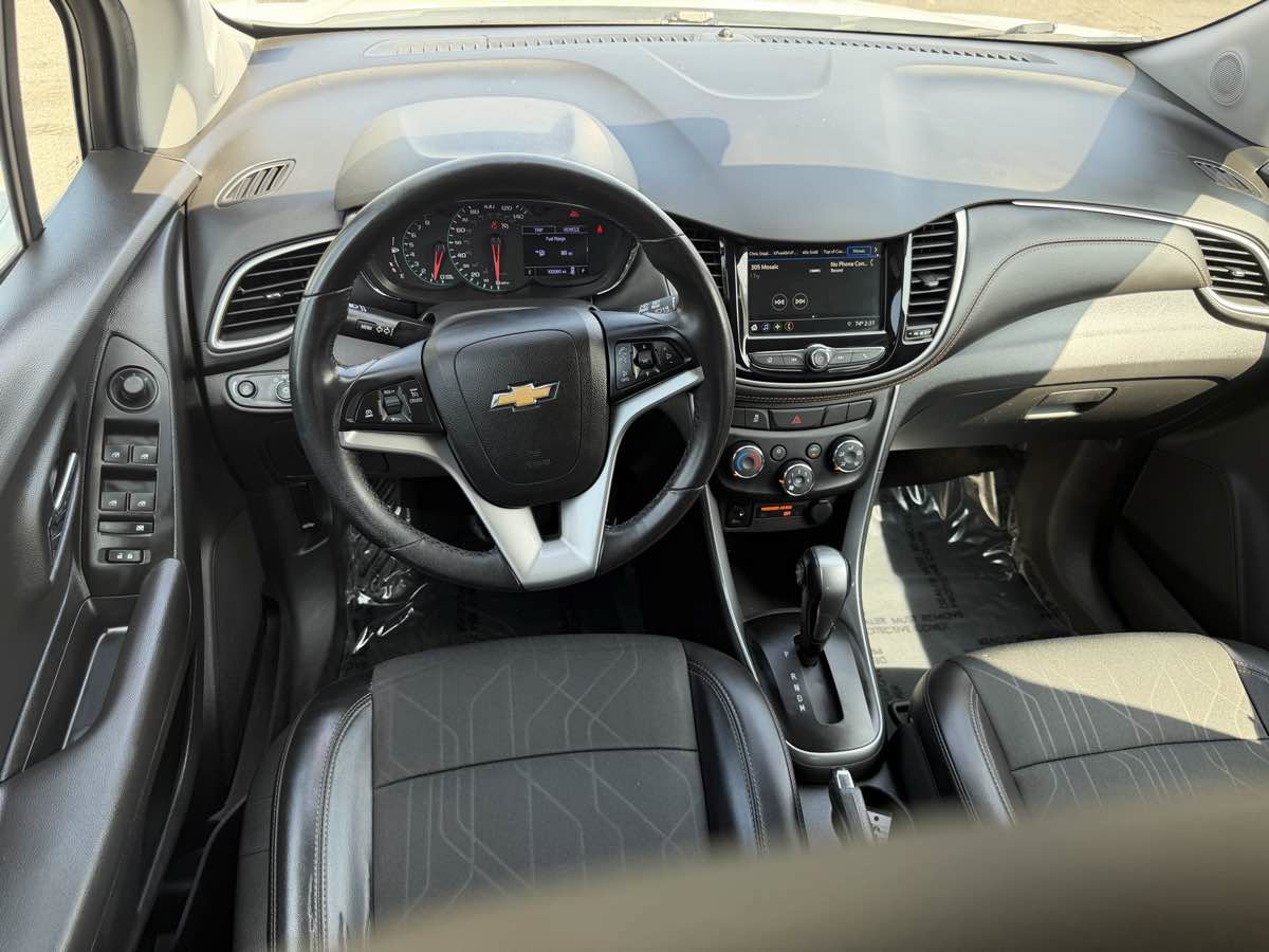 Used 2019 Chevrolet Trax LT w/ LT Convenience Package FWD image 9