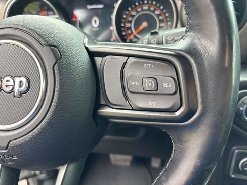 Used 2020 Jeep Wrangler Sport AWD/4WD image 27