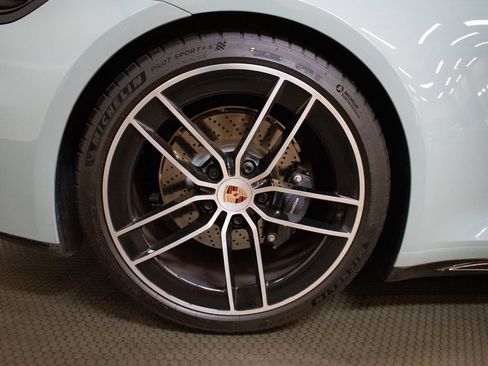 Certified 2025 Porsche 911 Carrera T RWD image 17