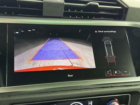 Used 2025 Audi Q3 2.0T Premium image 23