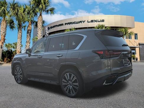 Certified 2024 Lexus LX 600 4WD w/ Luxury Package image 6