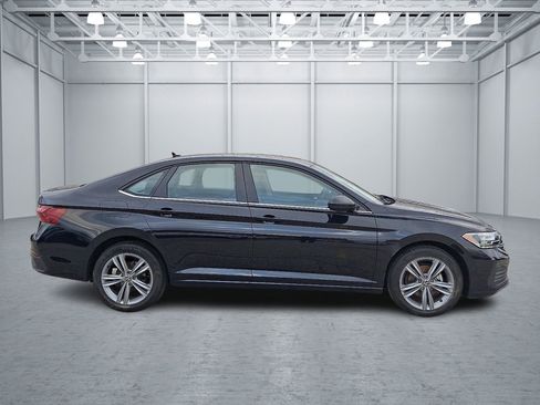 Used 2024 Volkswagen Jetta SE image 6