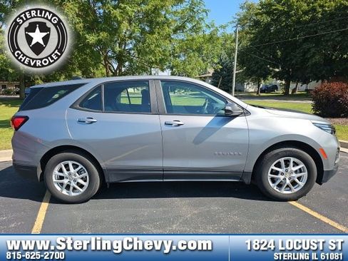 Used 2023 Chevrolet Equinox LS image 4