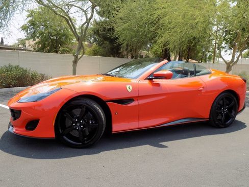 Used 2020 Ferrari Portofino RWD image 5