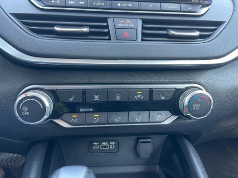 Used 2022 Nissan Altima 2.5 SV w/ SV Premium Package image 17