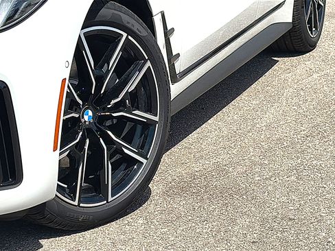 New 2026 BMW i4 eDrive40 w/ M Sport Package RWD image 3