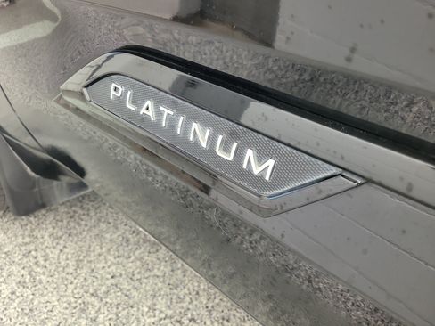 Used 2024 Toyota Tundra Platinum AWD/4WD image 19