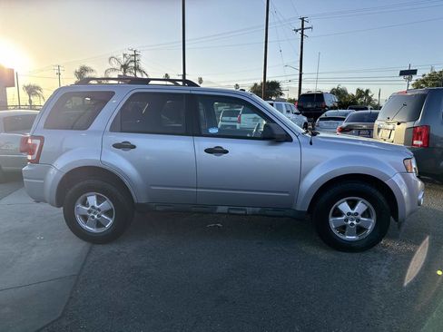 Used 2010 Ford Escape XLT FWD image 3