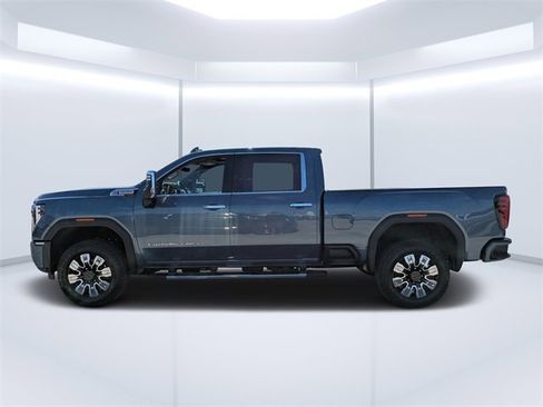 New 2026 GMC Sierra 2500 Denali w/ Denali Reserve Package image 7