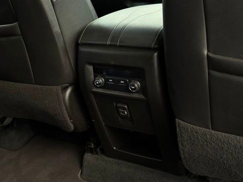 Used 2021 Chevrolet Traverse LT AWD/4WD image 21